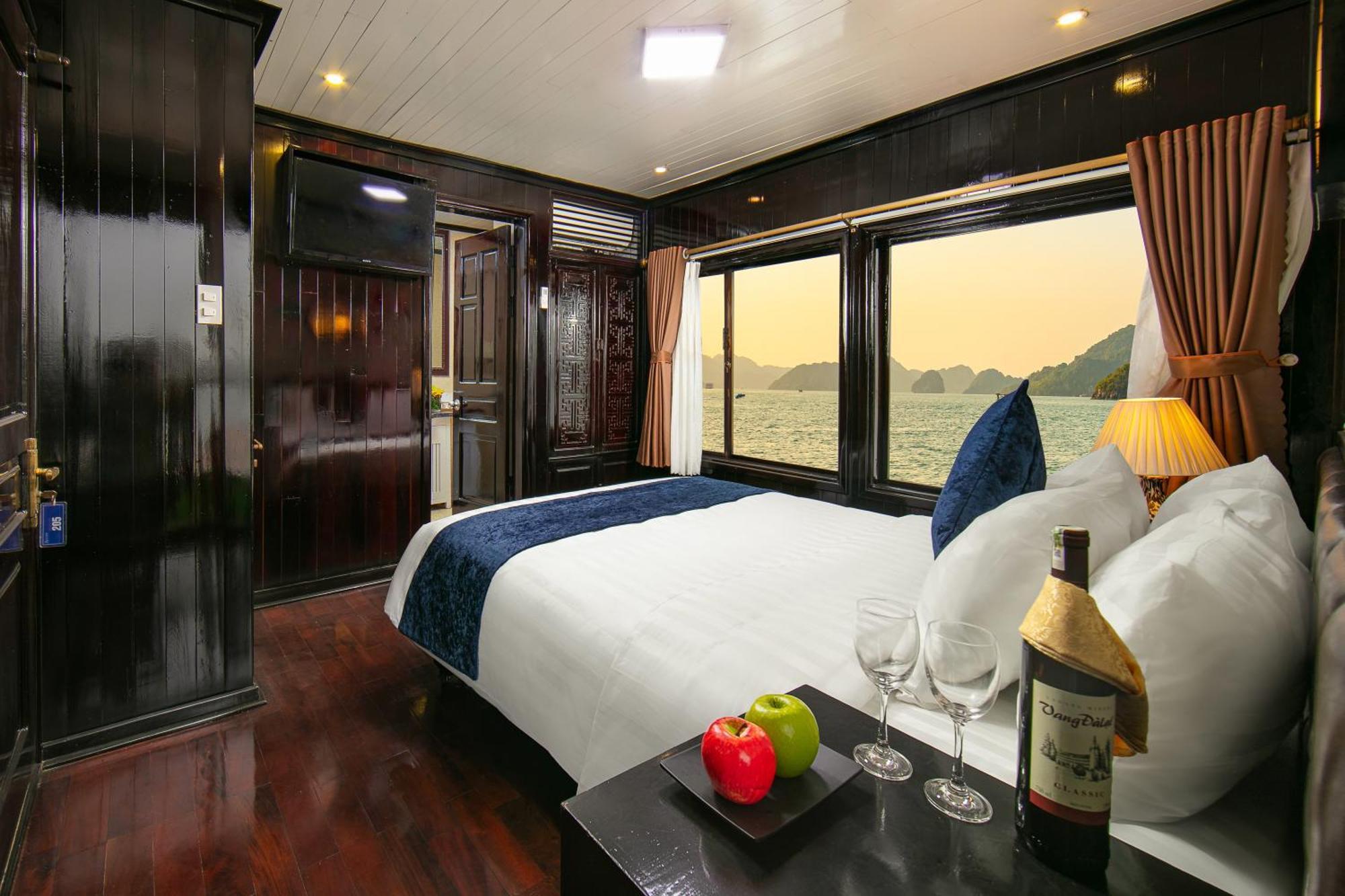 Fantasea Imperial Cruise Hotel ฮาลอง ภายนอก รูปภาพ