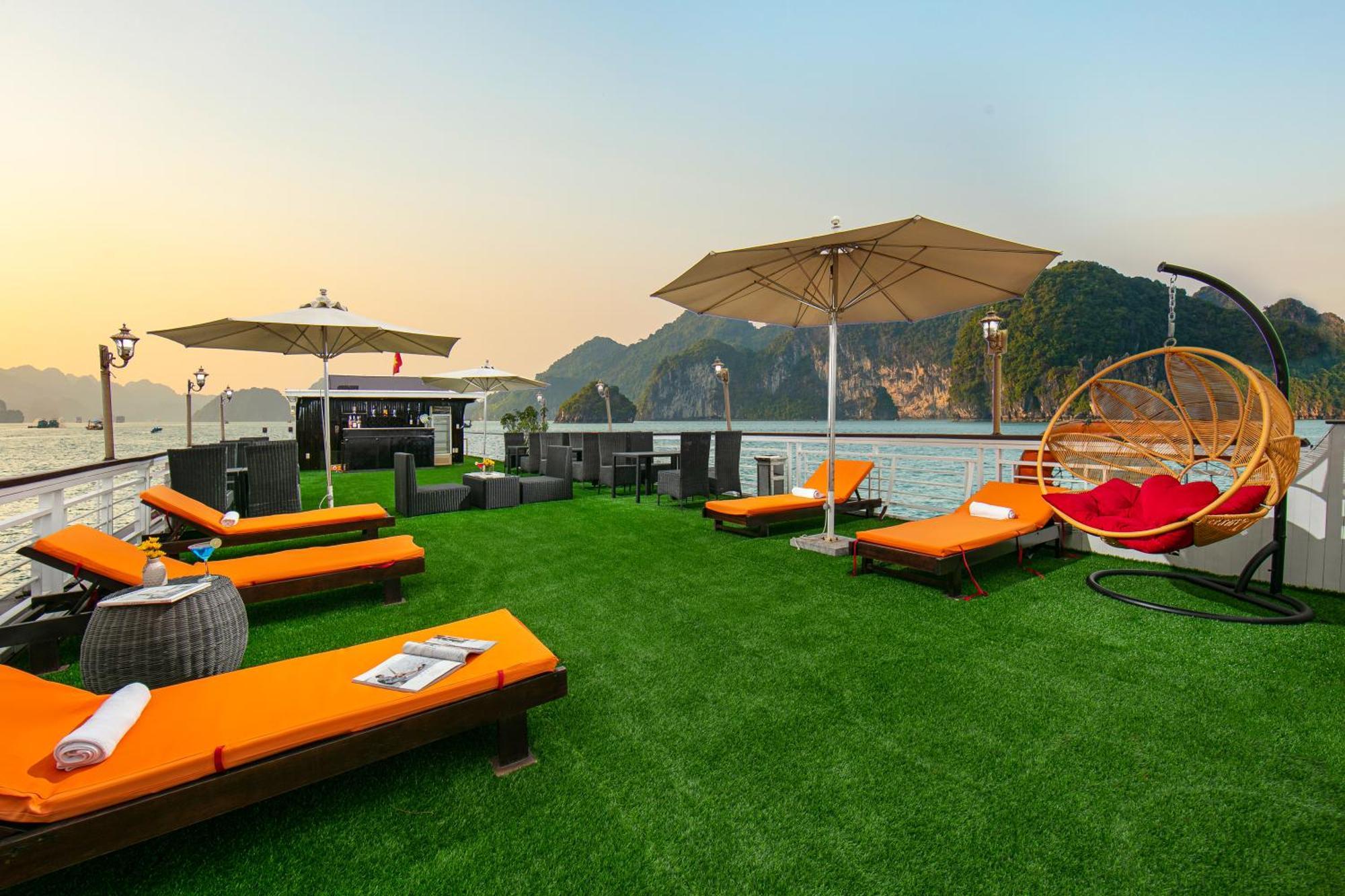 Fantasea Imperial Cruise Hotel ฮาลอง ภายนอก รูปภาพ