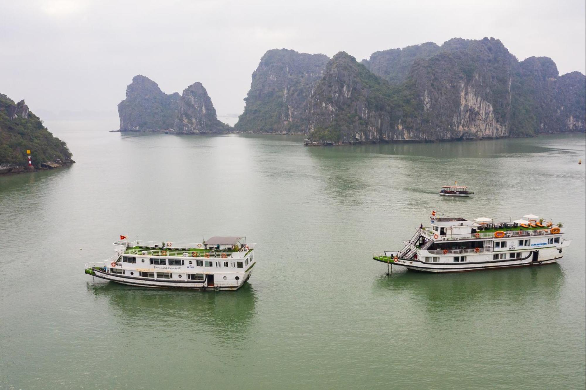 Fantasea Imperial Cruise Hotel ฮาลอง ภายนอก รูปภาพ